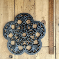 Flower Shaped Table Trivet – Solid Cast Iron