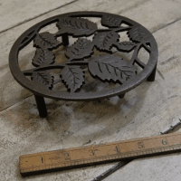 Rose Leaf Circular Trivet – Solid Cast Iron