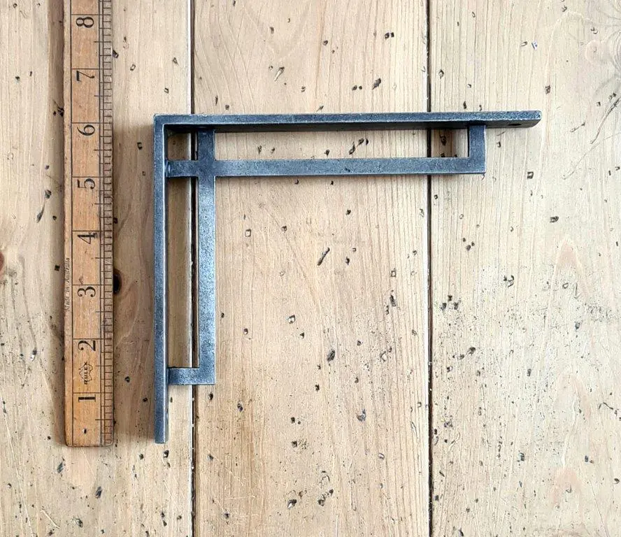 Morris arc deco shelf bracket in cast antique iron