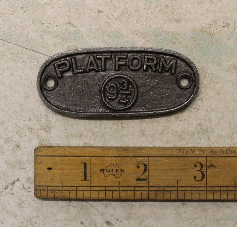 Platform 9 3/4 wall plaque cast iron